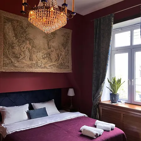 アパート The Senator - Luxury Near The Royal Lazienki Park ワルシャワ