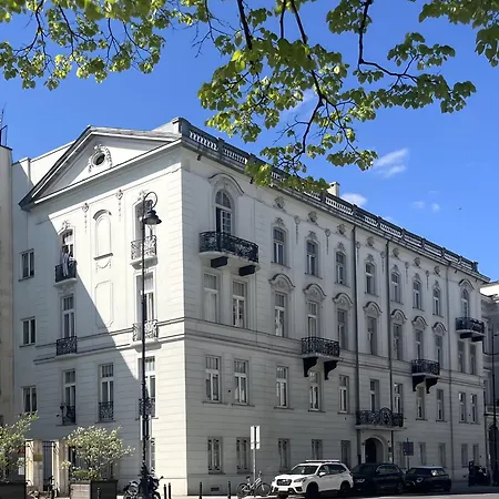 アパート The Senator - Luxury Near The Royal Lazienki Park ワルシャワ